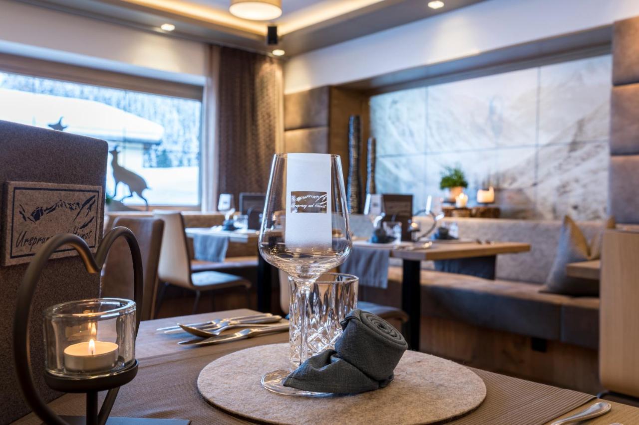 Hotel Sonnblick Sankt Leonhard im Pitztal Luaran gambar