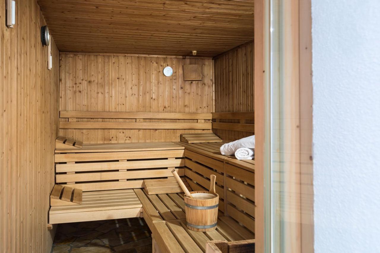 Hotel Sonnblick Sankt Leonhard im Pitztal Luaran gambar