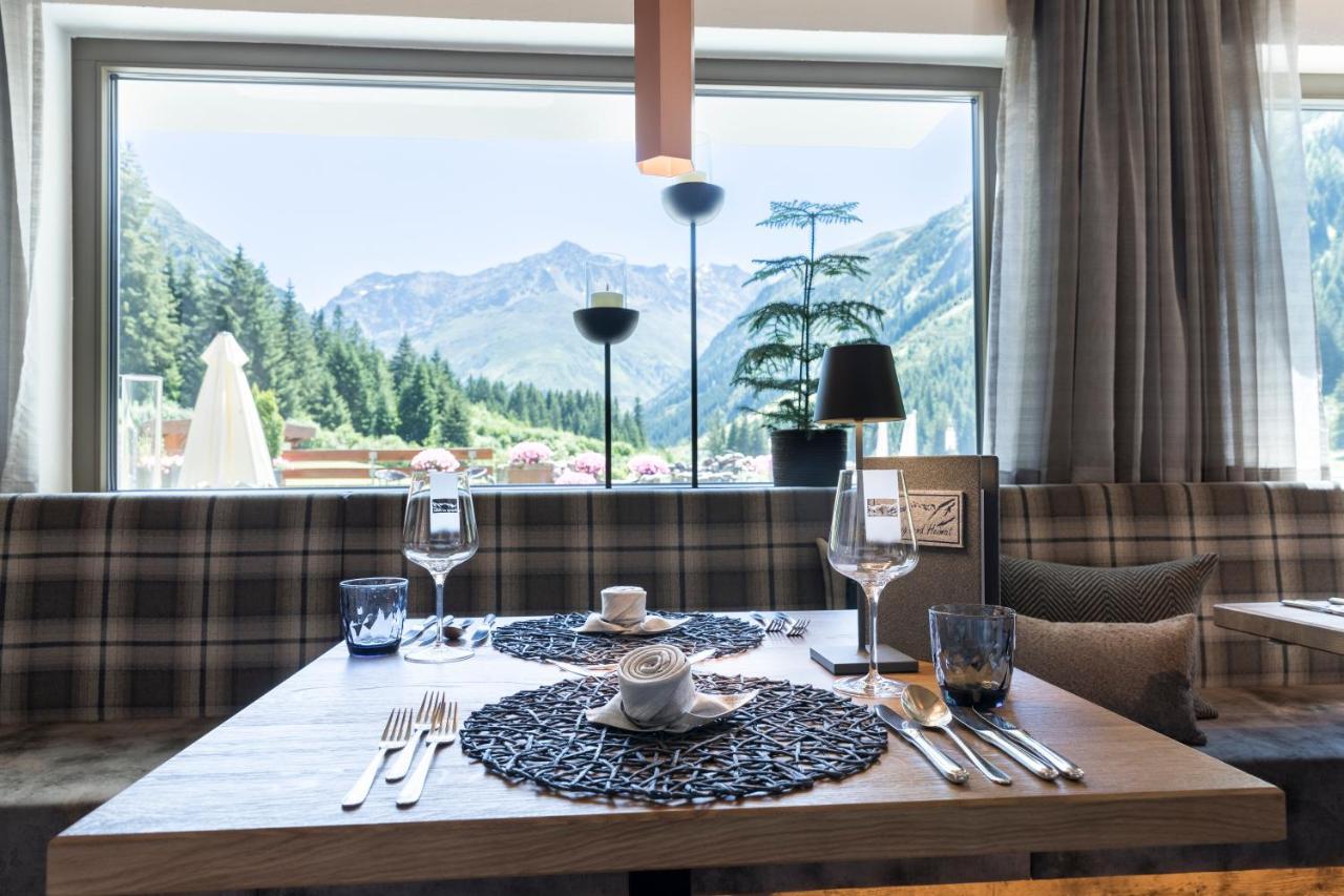 Hotel Sonnblick Sankt Leonhard im Pitztal Luaran gambar