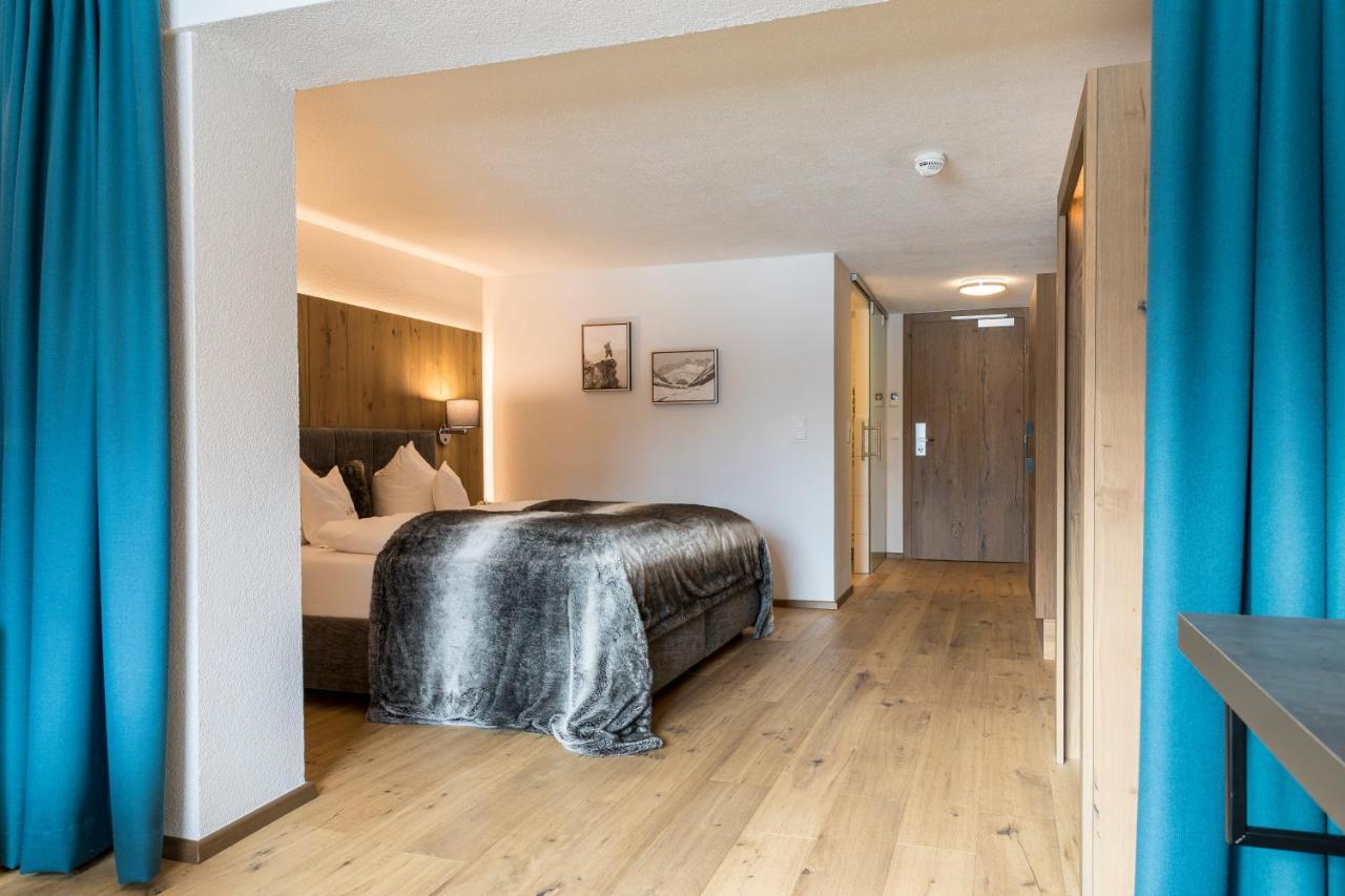 Hotel Sonnblick Sankt Leonhard im Pitztal Luaran gambar