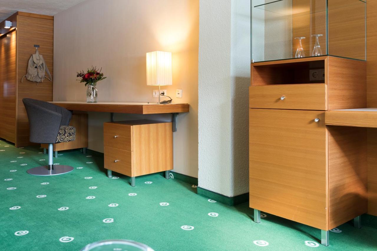 Hotel Sonnblick Sankt Leonhard im Pitztal Luaran gambar