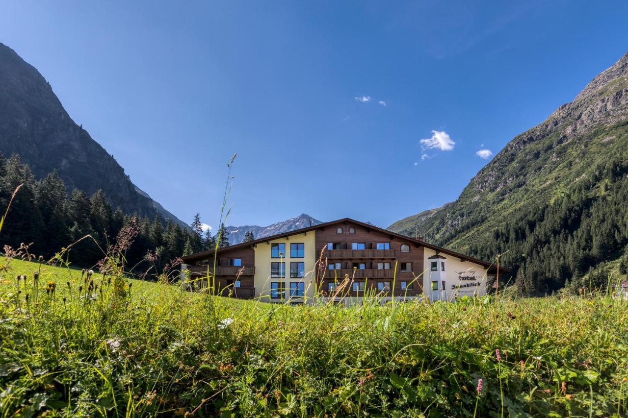 Hotel Sonnblick Sankt Leonhard im Pitztal Luaran gambar