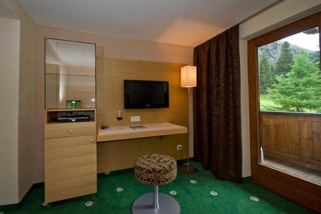 Hotel Sonnblick Sankt Leonhard im Pitztal Luaran gambar