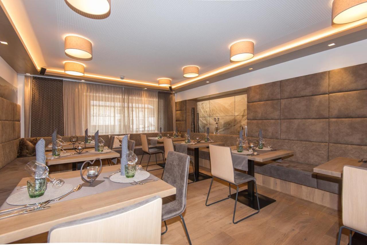 Hotel Sonnblick Sankt Leonhard im Pitztal Luaran gambar