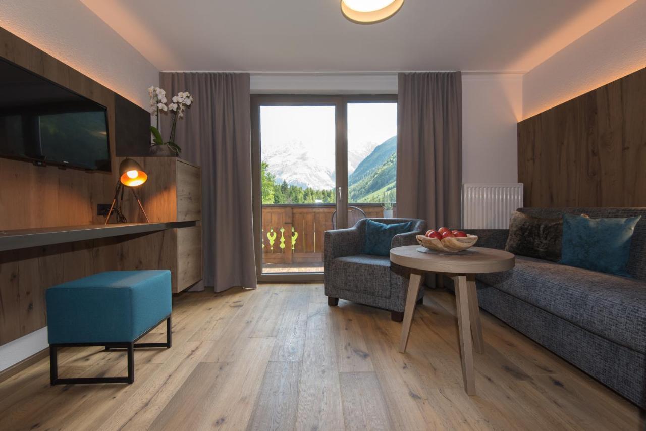 Hotel Sonnblick Sankt Leonhard im Pitztal Luaran gambar